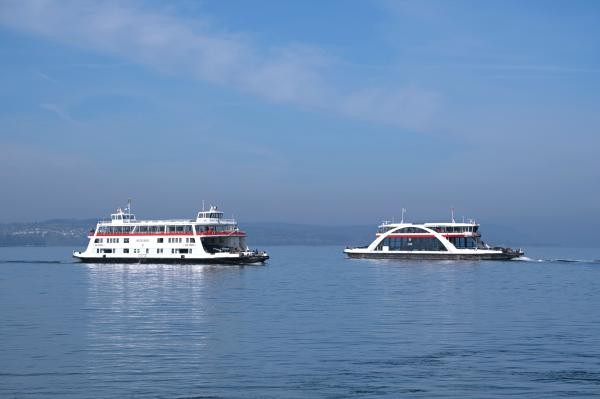 Die Fähren Meersburg und Lodi auf dem Bodensee.