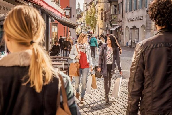 Passanten in der Innenstadt