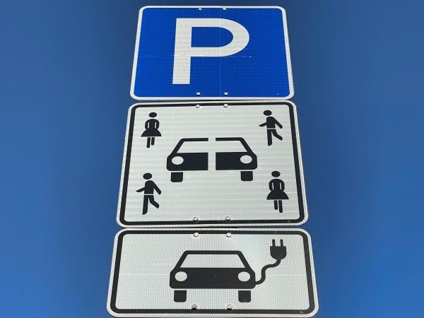 Carsharing-Parkplatz-Schild