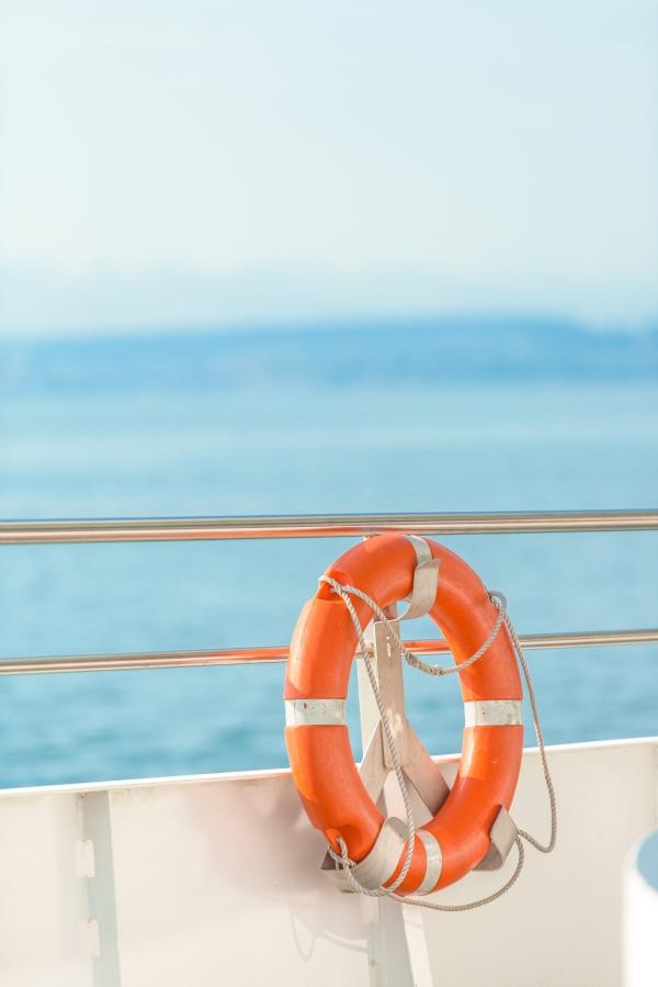 Der Schiffsverkehr im Untersee muss eingestellt werden. Der Schiffsverkehr im Untersee muss eingestellt werden.