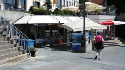 Sicht auf den Kiosk Martstättenunterführung von der Marktstätte aus.