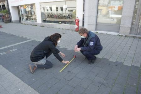 Ein Parksensor wird installiert