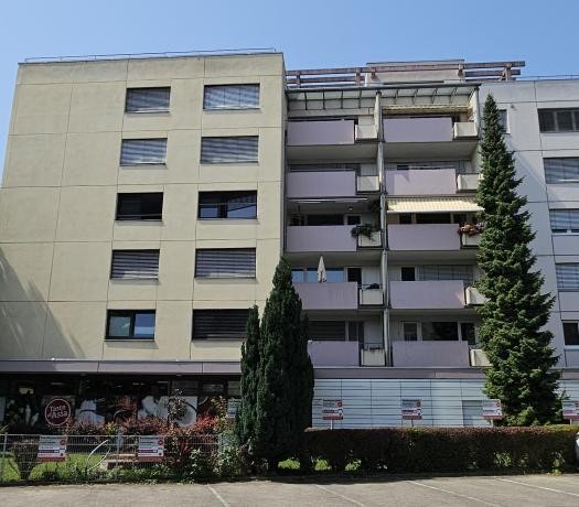 Fassade eines Mehrparteienhauses