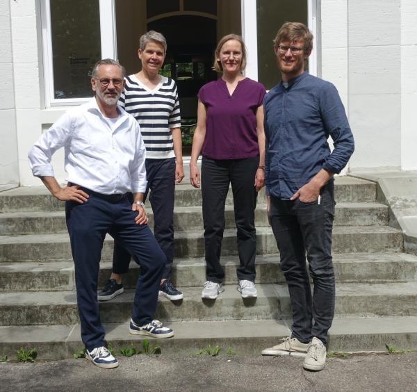 v.l.: Bürgermeister Dr. Andreas Osner, Vorsitzender der vhs Mitgliederversammlung, Nikola Ferling, Vorstand der vhs, Dr. Birgit Waibel Kolle und Stephan Kühnle, stellv. Leitungen der vhs.