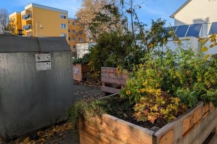 Altglascontainer, Hochbeete