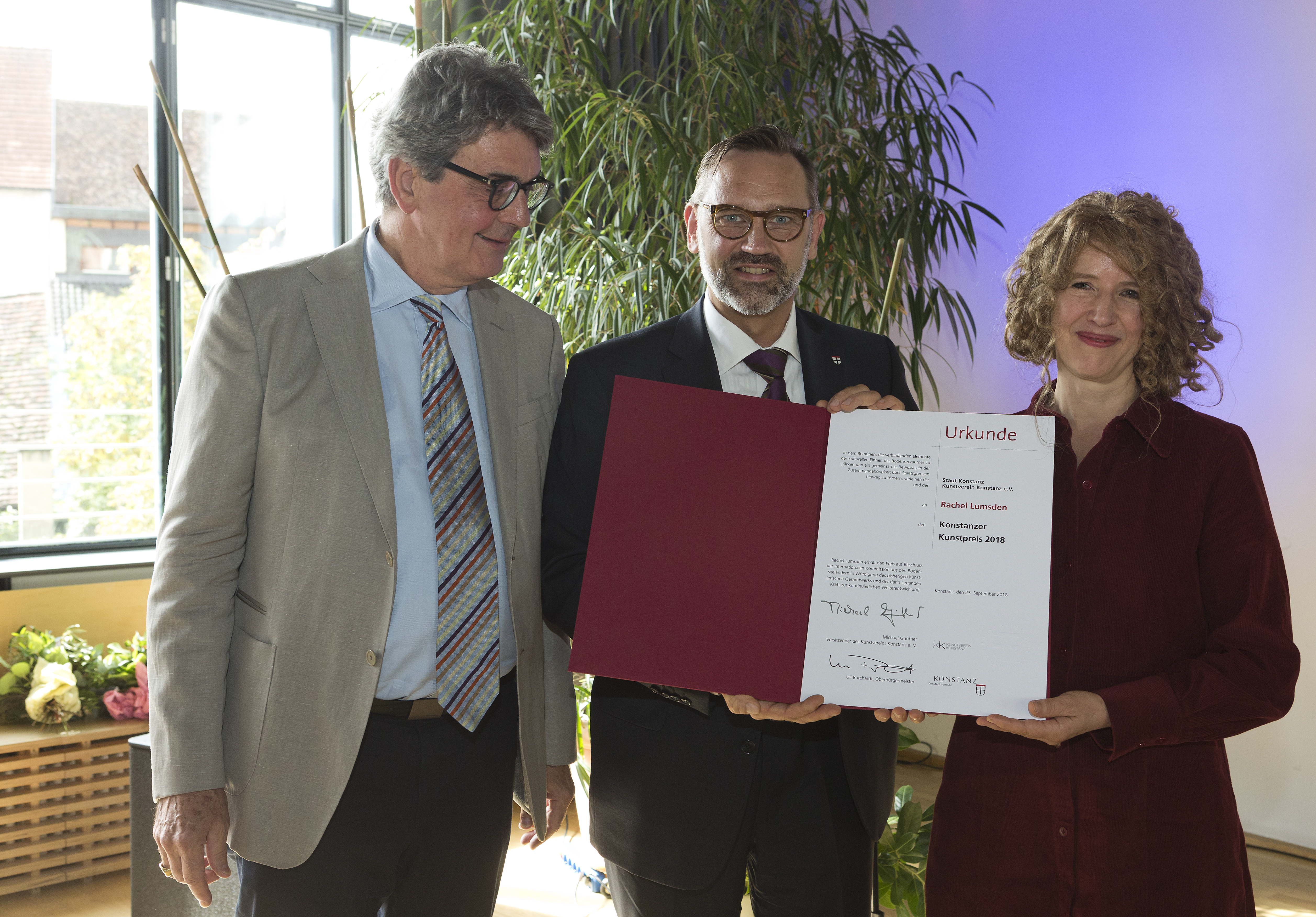 Kunstpreis Michael Günther, Bürgermeister Dr. Andreas Osner, Rachel Lumsden _c_Kulturamt Konstanz_Fotograf Peter Schmidt