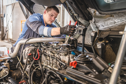 Kfz-Mechatroniker