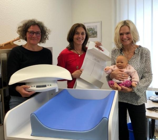 Das Team der Babysprechstunde – Ines Krauter-Harney, Katharina Glassner und Carola Oswald-Geiser (v.l.n.r.) – freut sich auf die Fragen der Eltern.