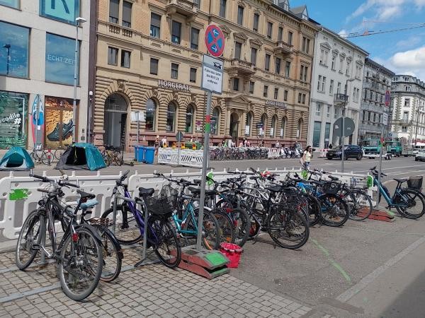 Fahrradstellplätze am Bahnhofplatz