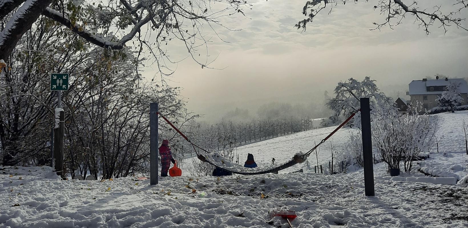 3 Im Grün W1 bearbeitet2