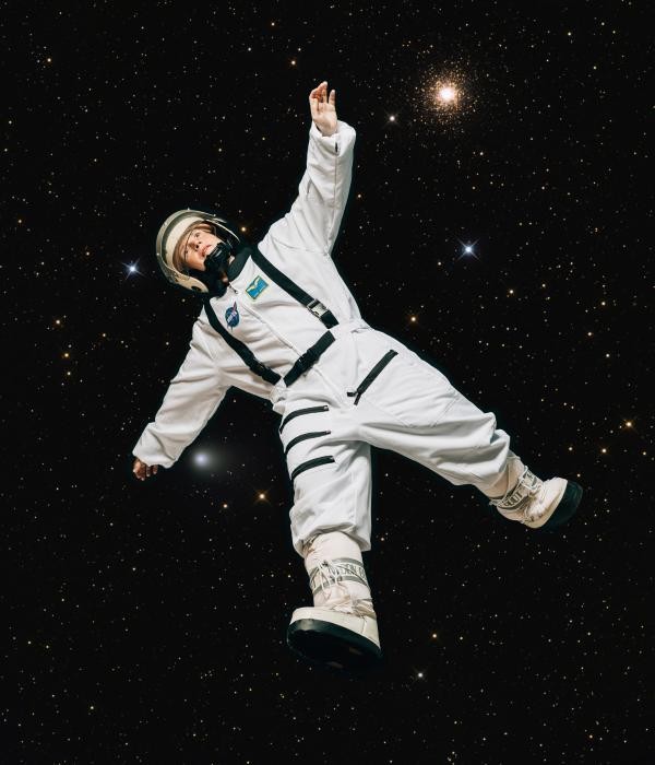 Ein Astronaut im Weltraum