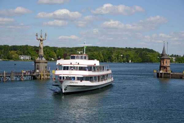 Schiff MS "Konstanz" im Hafen Konstanz mit Imperia. 