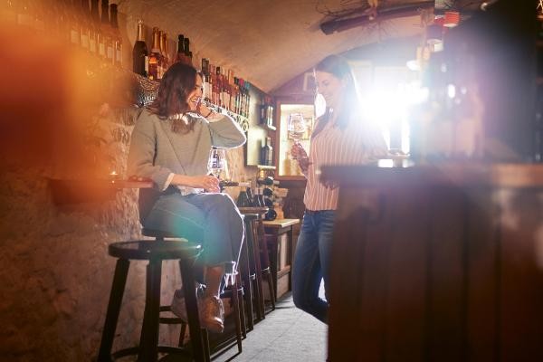 WeinTour: Niederburg & große Weinprobe in einer Weinstube