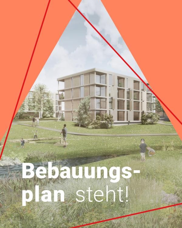 Grafik „Bebauungsplan steht!" für das Quartier Jungerhalde: In einem dreieckigen Bildausschnitt auf orangefarbenem Hintergrund ist eine Architekturvisualisierung eines mehrgeschossigen Wohngebäudes mit Gründach und Holzfassade zu sehen. Davor spielen Kinder an einem Bach in einer grünen Wiesenlandschaft.